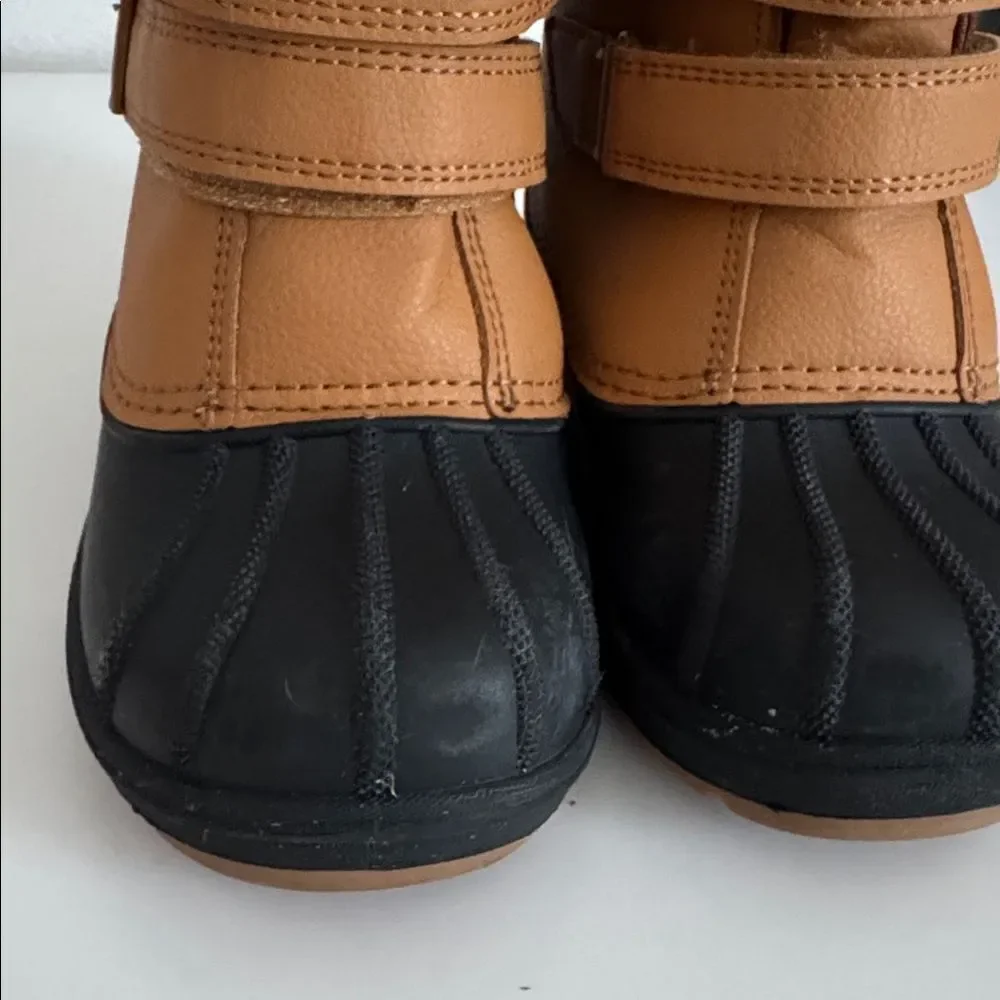 Cat & Jack Kids' Black and Tan winter Boots EUC